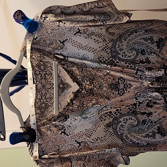 Soft satin type long shirt - Picture 5 of 7